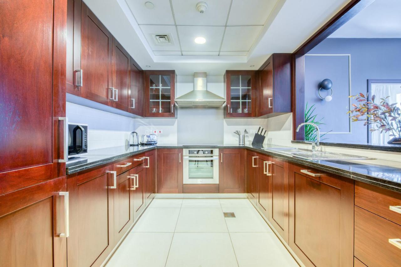 Maison Privee - Radiant Urban Retreat With Iconic Burj Khalifa Vws Apartament Dubai