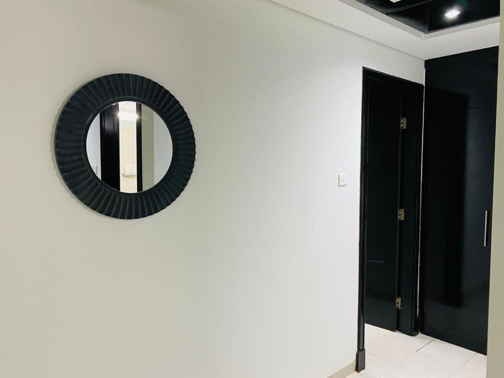 Apartment Discovery Gardens - Giovanni Express *