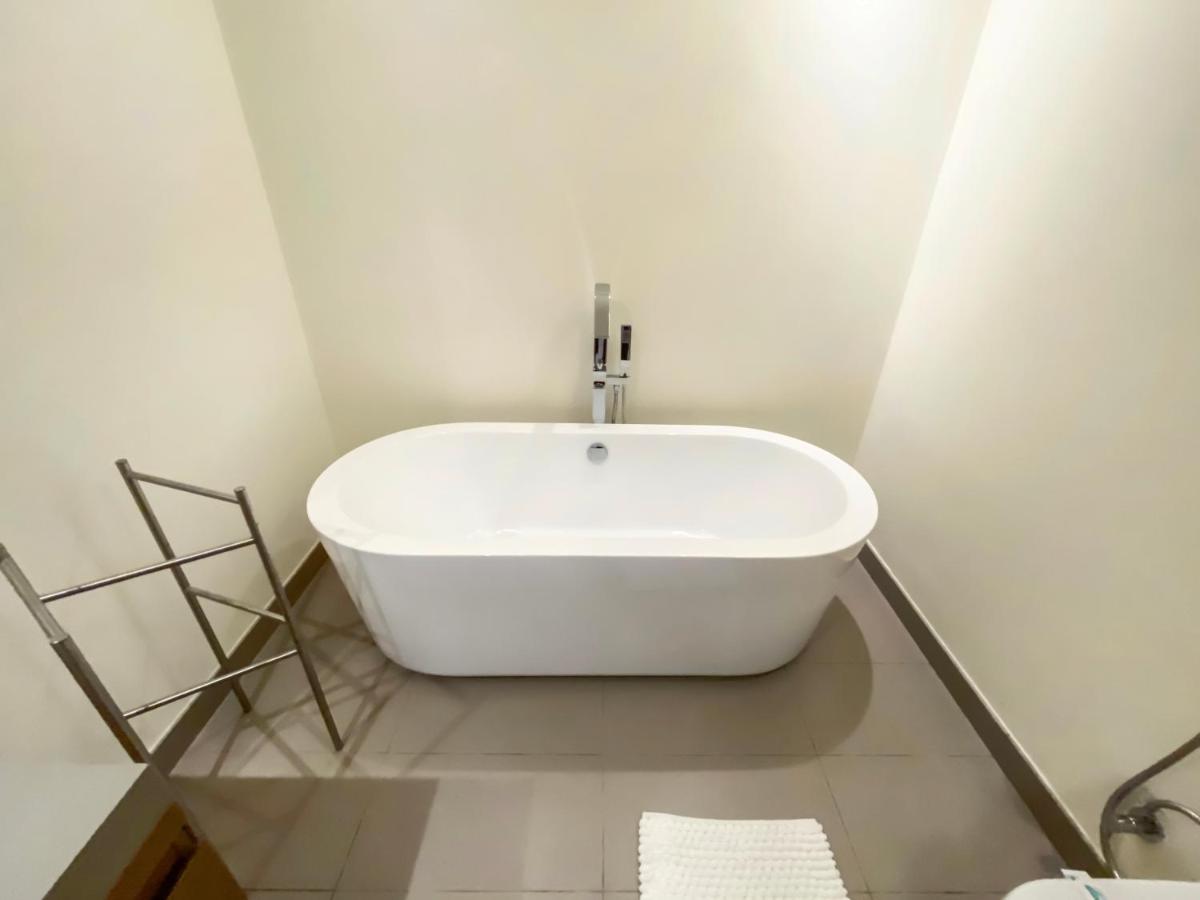 Fam Living Duplex - City Walk Apartamento Dubái