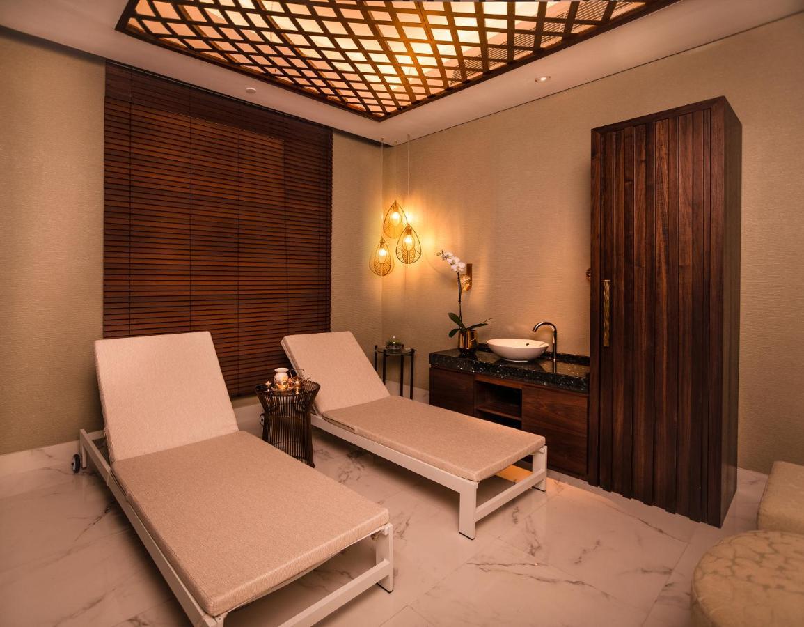 Hotell Al Jaddaf Rotana 5*