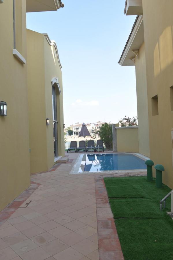 Villa Chic 4br With Assistant And Private Pool On Palm Jumeirah By Deluxe Homes *