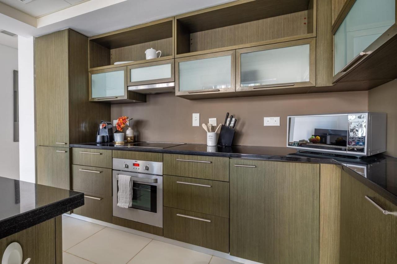 Frank Porter - Lofts Apartment Dubai