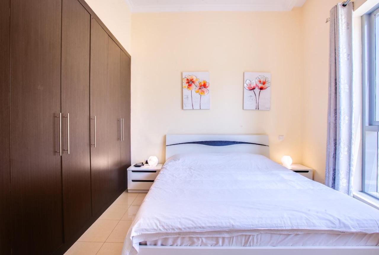 Bay With Awesome Marina View Apartemen