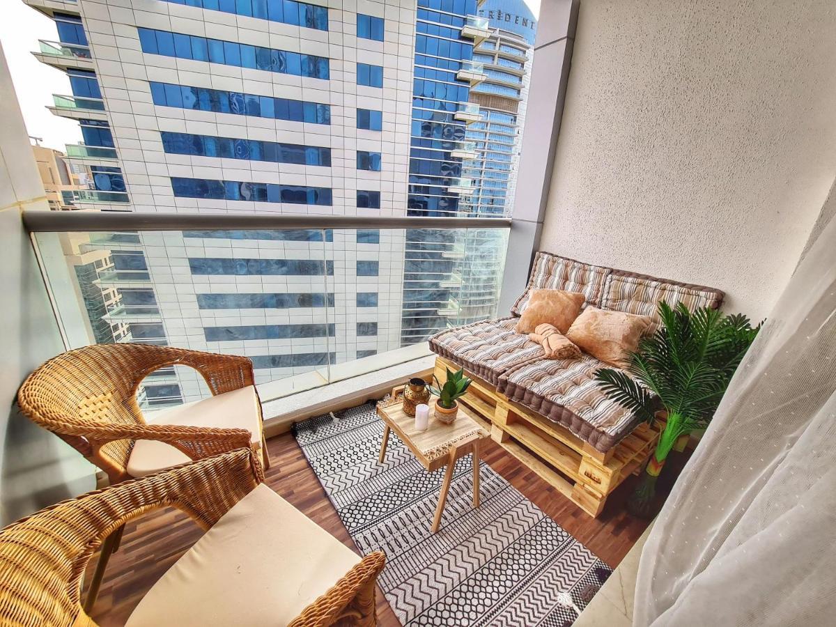 Green Sky Holiday With Shared Kitchen And Lounge Dubaï