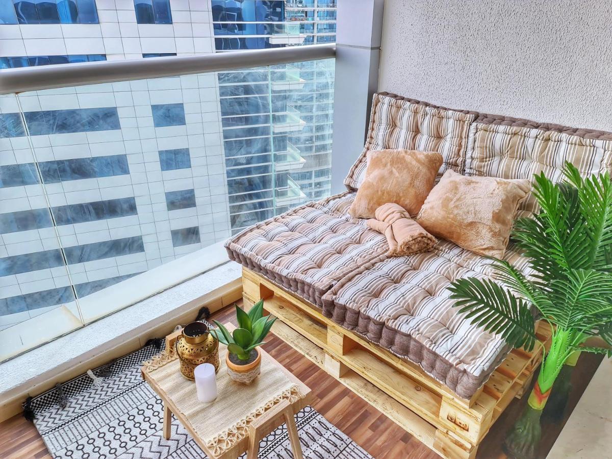 Green Sky Holiday With Shared Kitchen And Lounge Séjour chez l'habitant Dubaï