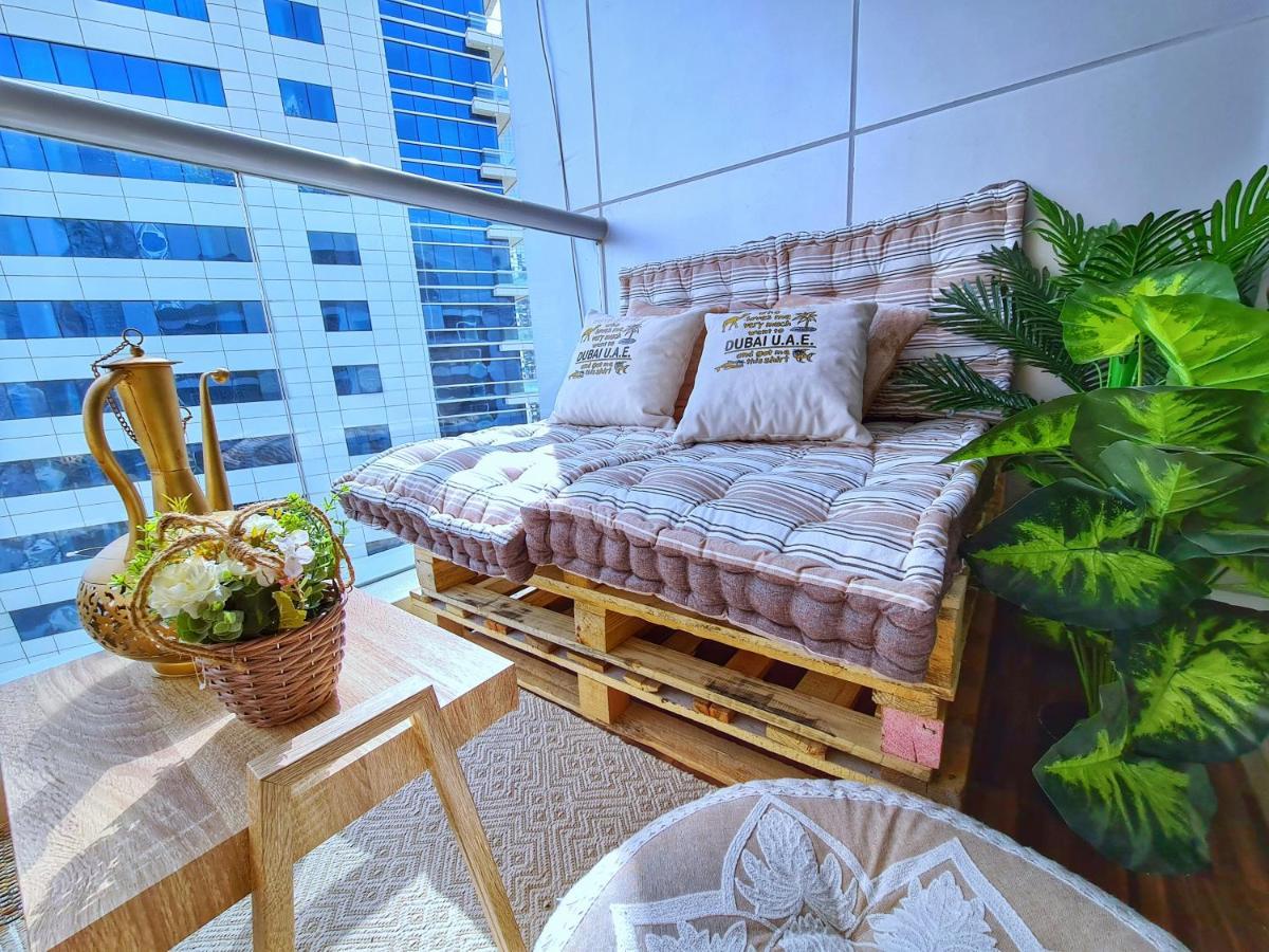 Green Sky Holiday With Shared Kitchen And Lounge * Dubaï
