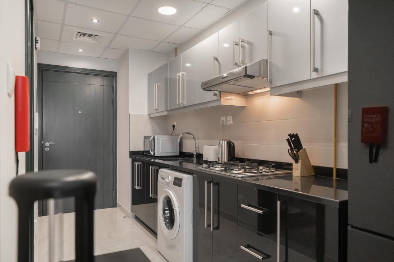 Luton - Elite Business Bay Dubai