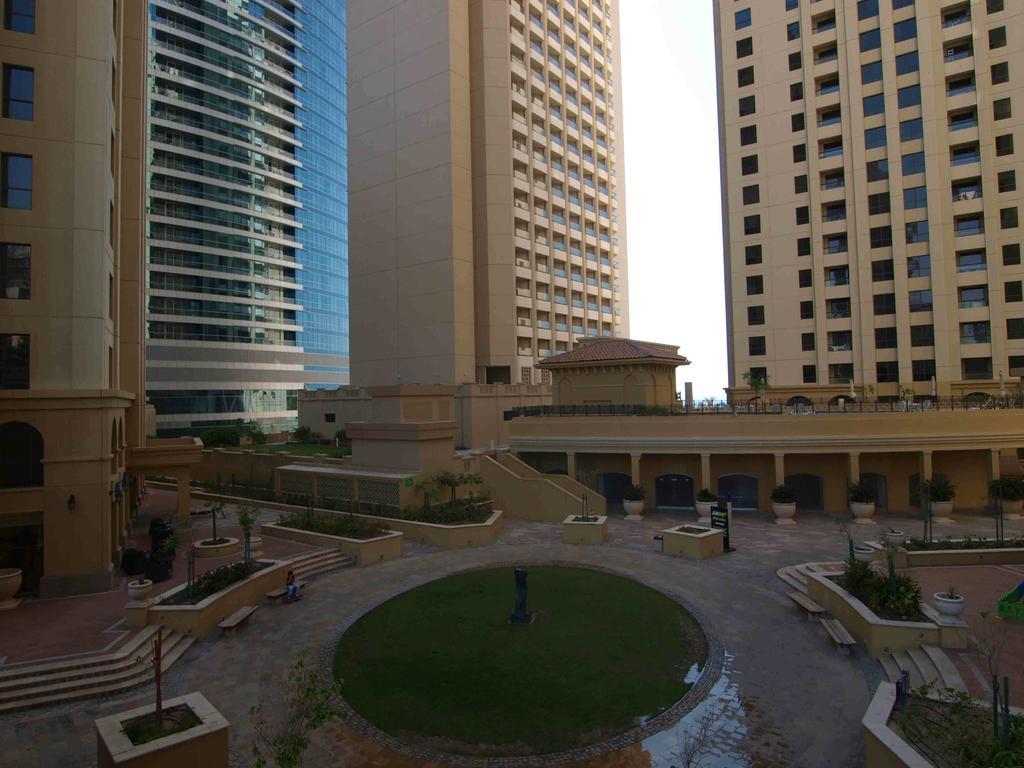 Suha Jbr