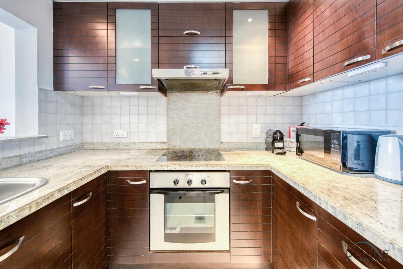 Lavish 1br At Marina Towers Marina By Deluxe Homes Apartment *