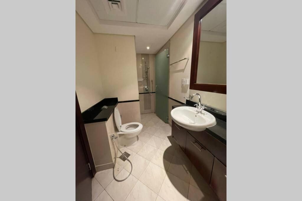 Cozy 2 Bedroom Apt Golf Tower Greens, Stunning Golf Views Dubái