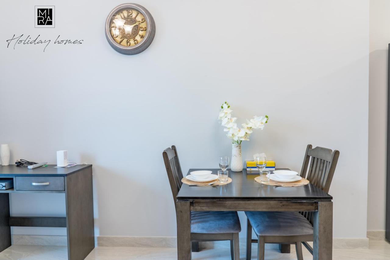 Apartemen Mira Holiday Homes - Studio With Burj Khalifa View - Elite Business Bay *