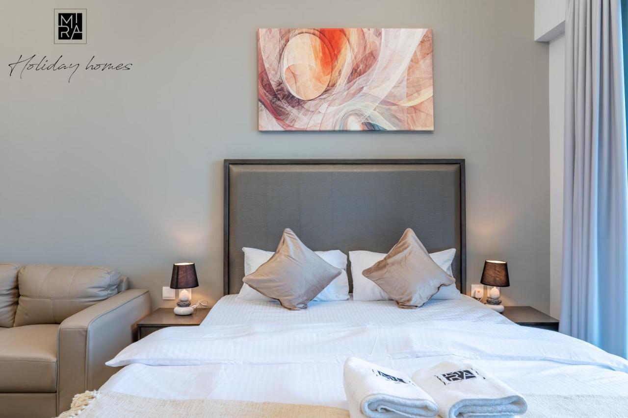 Mira Holiday Homes - Studio With Burj Khalifa View - Elite Business Bay Apartemen *