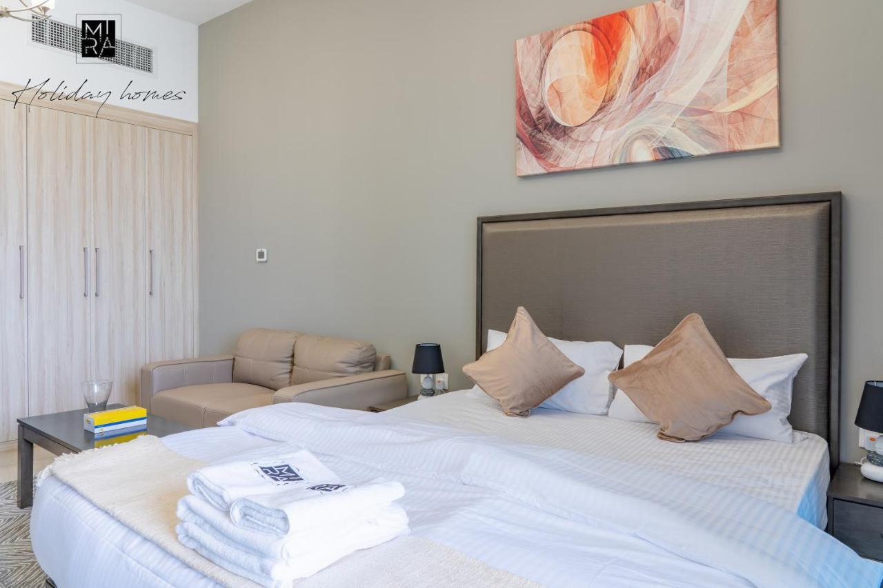 Mira Holiday Homes - Studio With Burj Khalifa View - Elite Business Bay Apartemen *