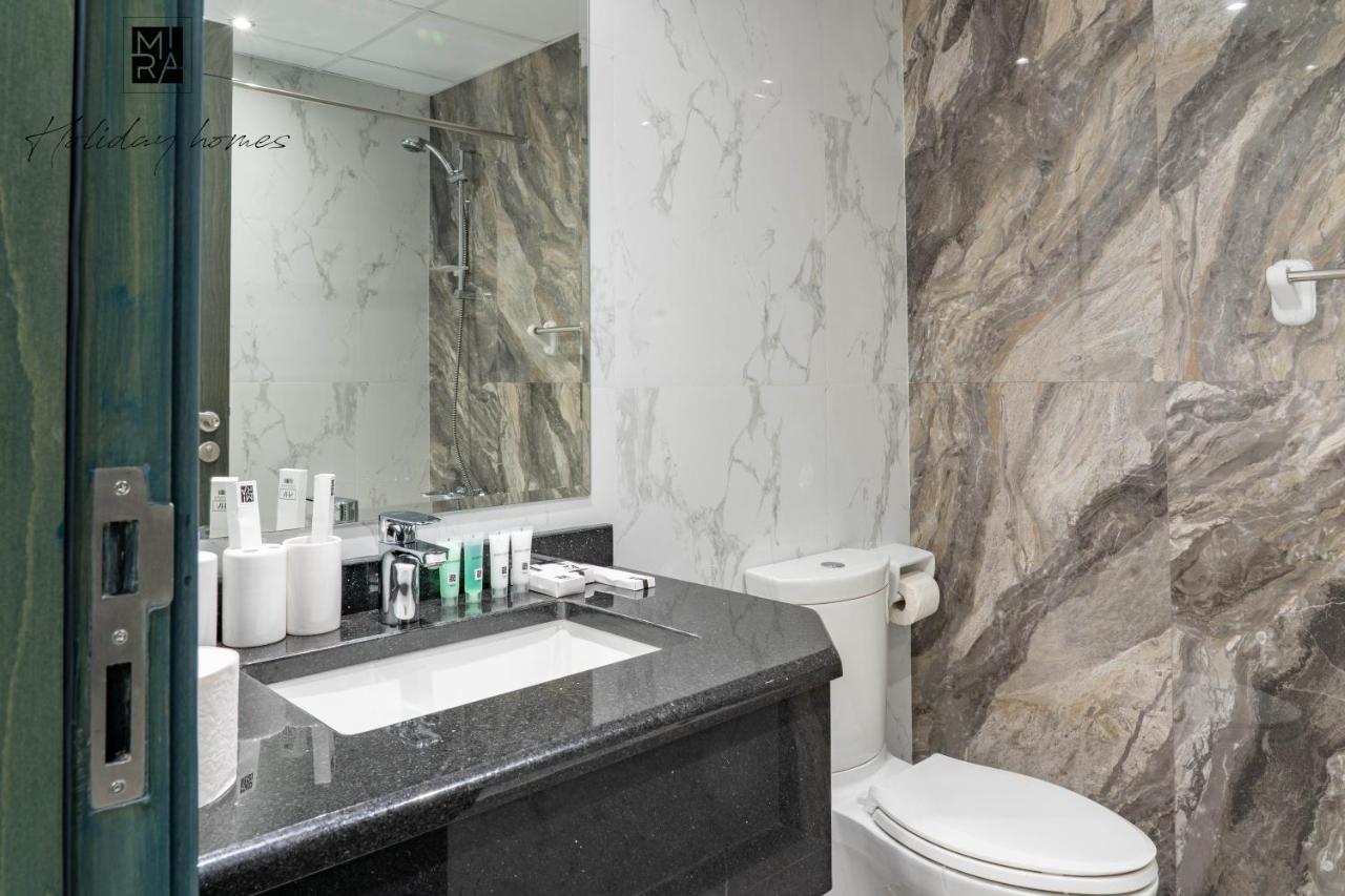 Mira Holiday Homes - Studio With Burj Khalifa View - Elite Business Bay Apartemen *