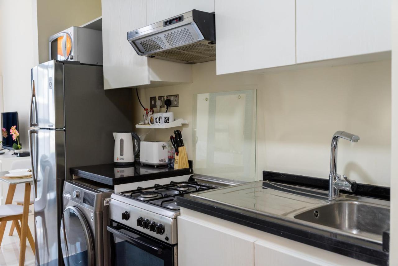 Mira Holiday Homes - Cozy Studio In Damac Hills Appartement Dubai