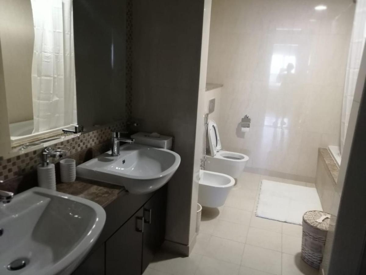 Lejlighed 2 Bedroom In Palm Jumeirah Crescent Balqis Direct Beach Access