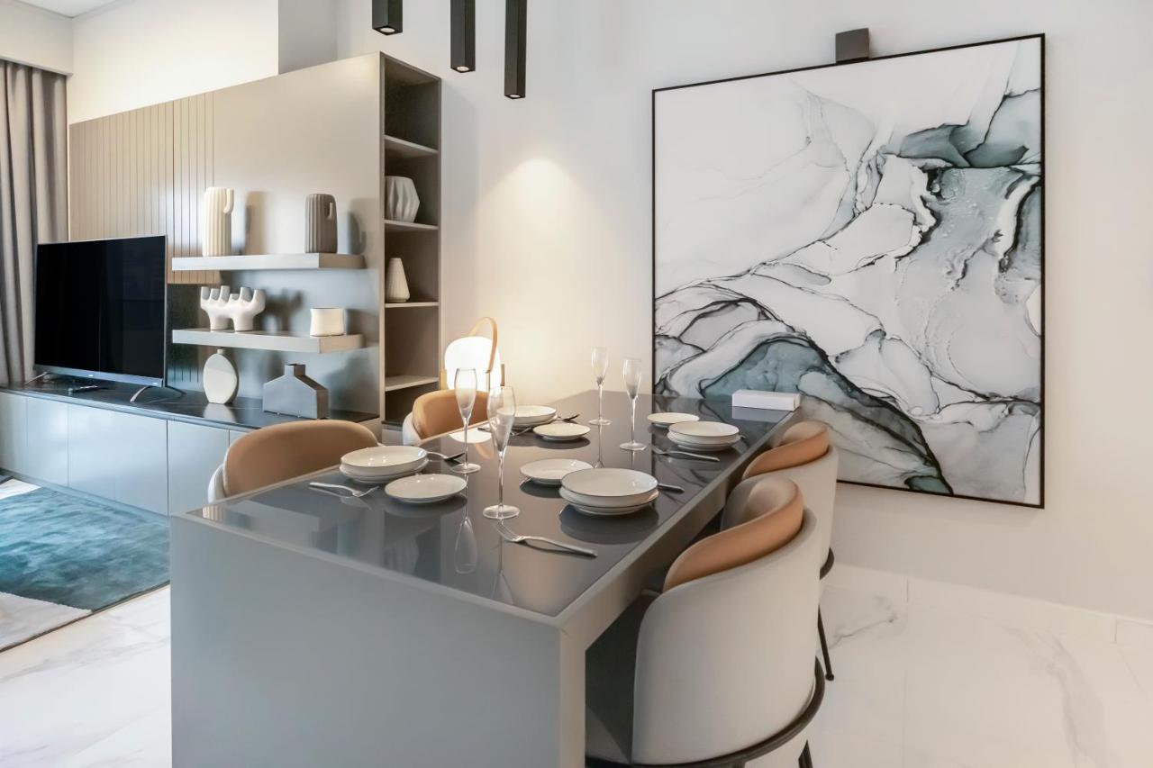 Apartamento Fam Living - Urban - Mag318, 5 Mins To Burj Khalifa Dubái