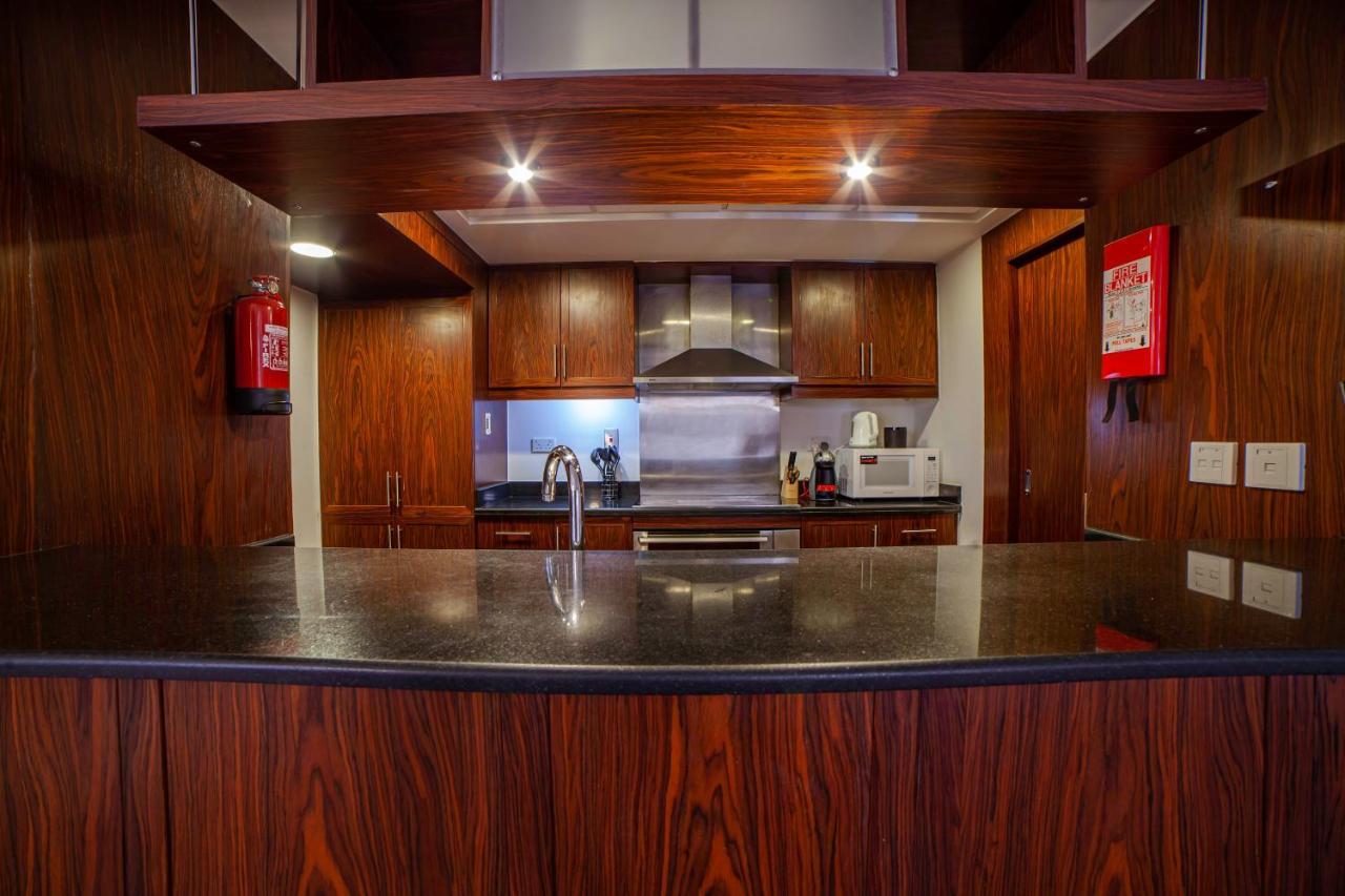 Fantastay Glamorous 3 Bdr Duplex Villa With Fountain Views In Downtown Dubai