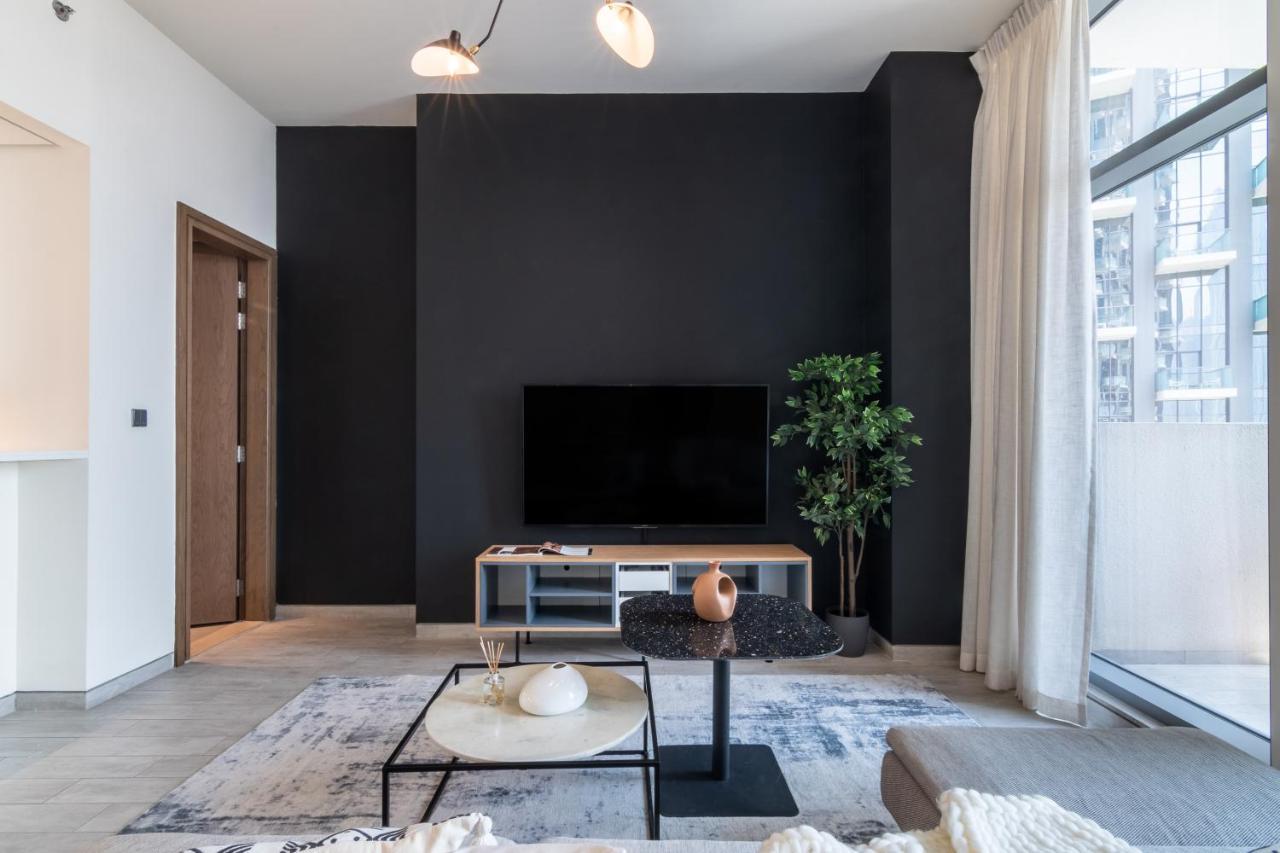 Eden's Homes & - Millennium Atria Residences * Dubai