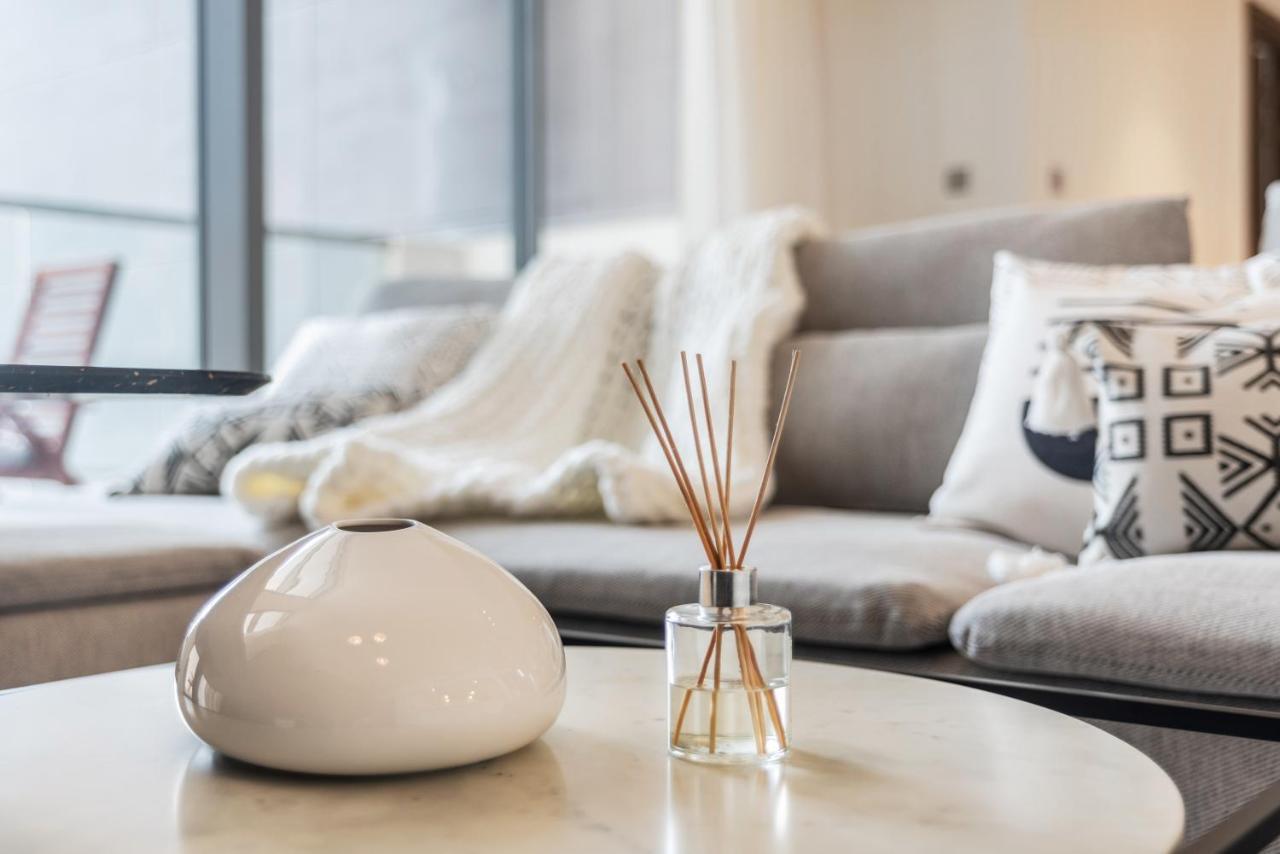Eden's Homes & - Millennium Atria Residences Appartement *