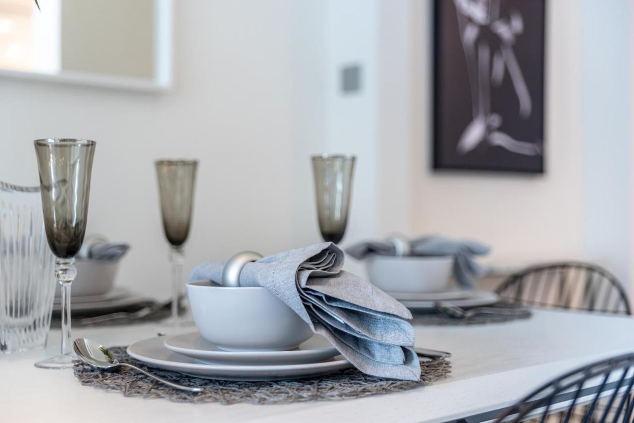 Eden's Homes & - Millennium Atria Residences Appartement *