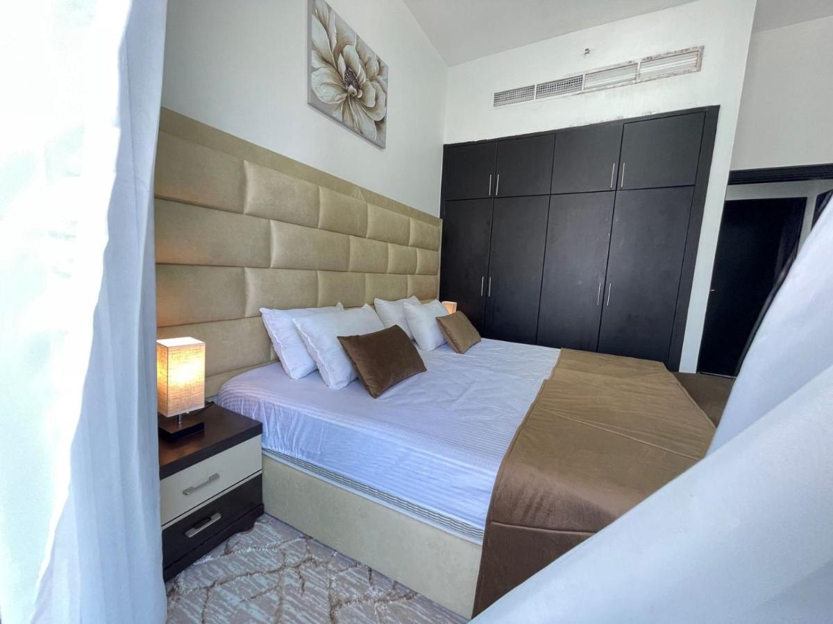 Private Gorgeous With Marina View With Shared Kitchen In Shared * Dubai