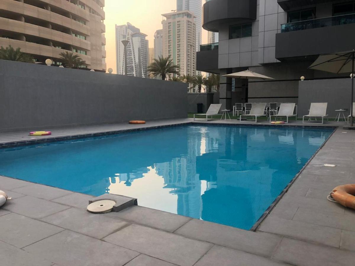 Private Gorgeous With Marina View With Shared Kitchen In Shared Privatunterkunft