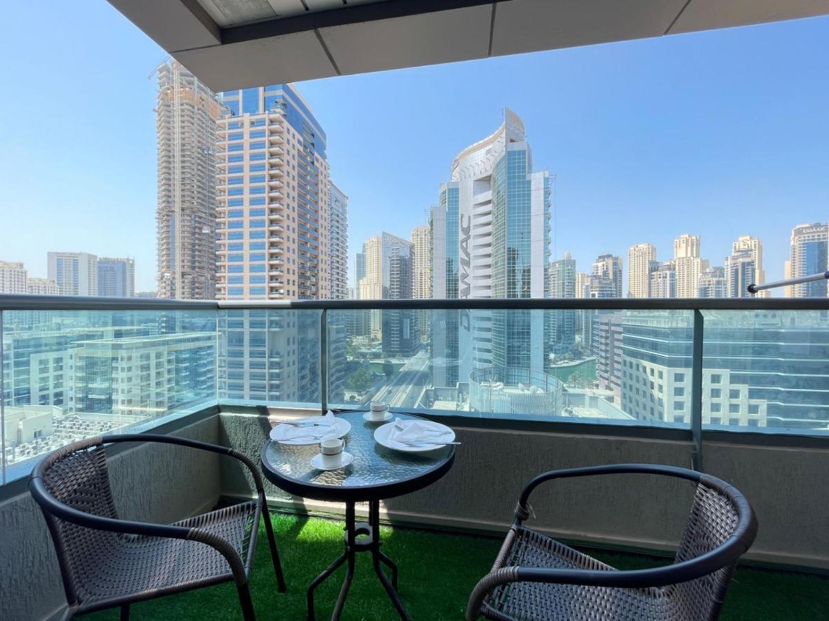 Private Gorgeous With Marina View With Shared Kitchen In Shared * Dubai