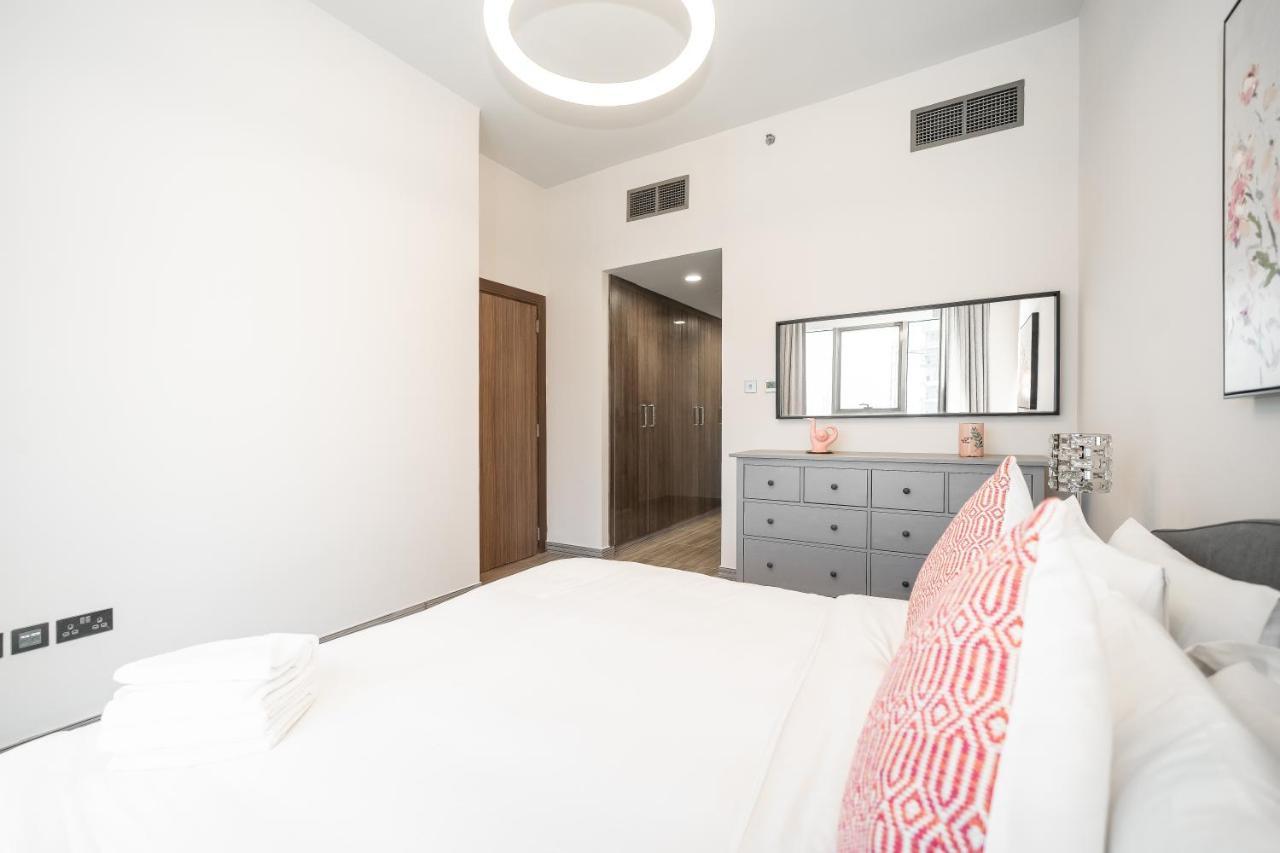 Luton - Modern & View 1br , Mbl Residence, Jumeirah Towers * Dubái