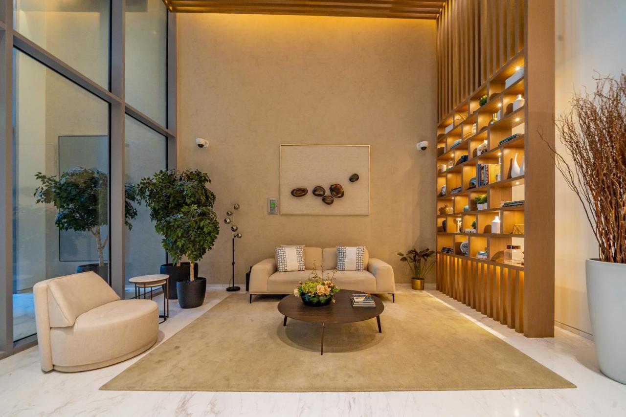 Elegant With Balcony Minutes From Burj Khalifa *