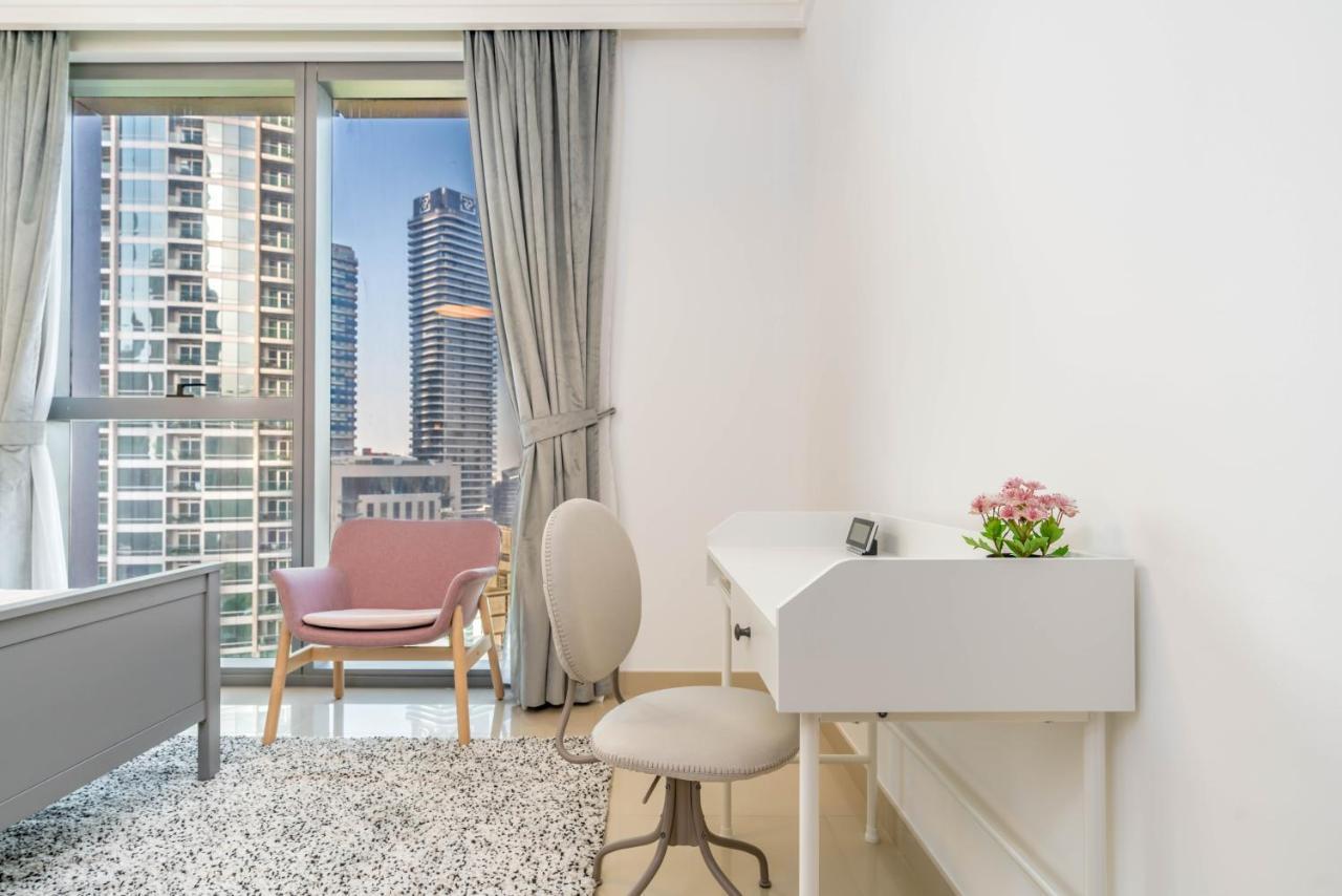 Lux Boulevard Point Sky Line Views *