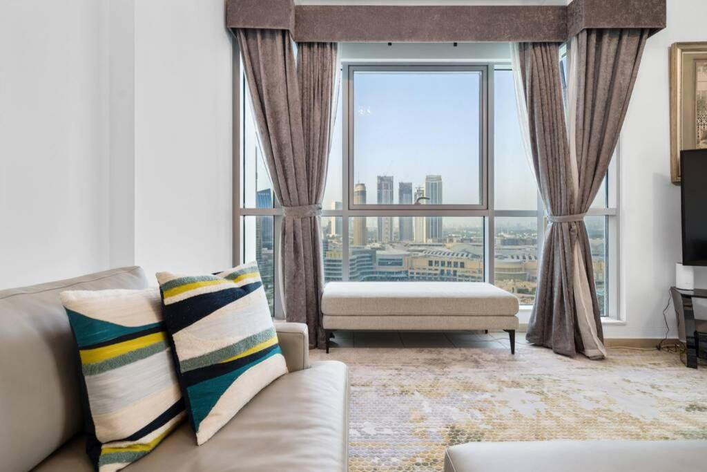 Spectacular Burj & Fountain View - Luxurious 3 Bedrooms & Maids - The Residences Appartamento Dubai