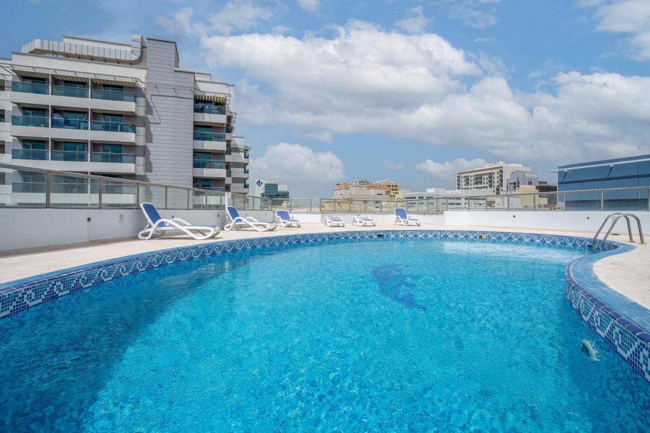 Apartament Rh- Modern Urban Oasis, Spacious 02rb Near Mall Of Emirates Dubai