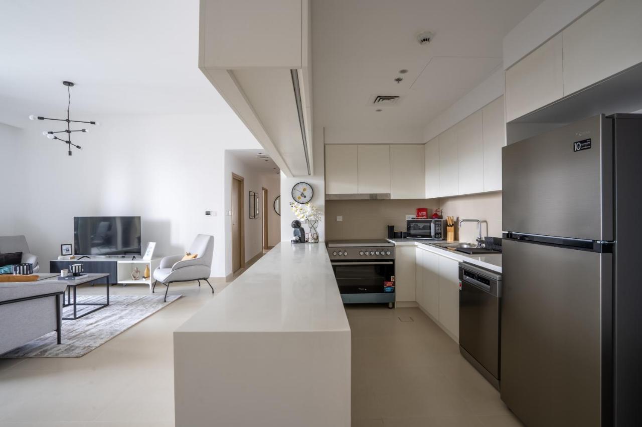 Higuests - Artistic Apt With Balcony Overlooking Canal Dubai