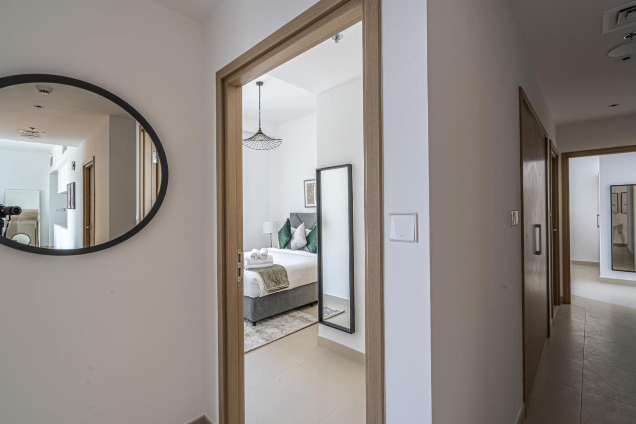 Lägenhet Higuests - Artistic Apt With Balcony Overlooking Canal