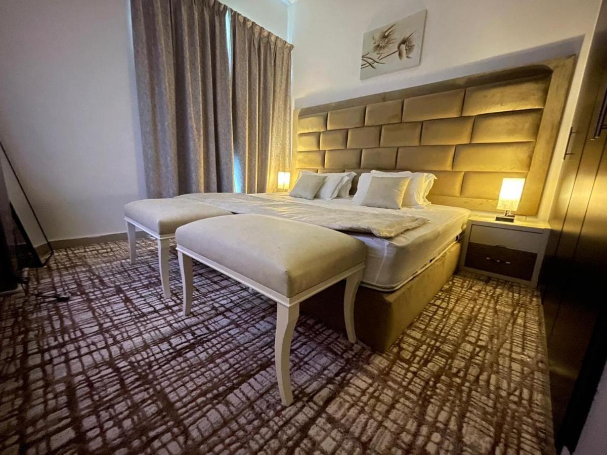 Private Gorgeous With Marina View With Shared Kitchen In Shared Privatunterkunft Dubai