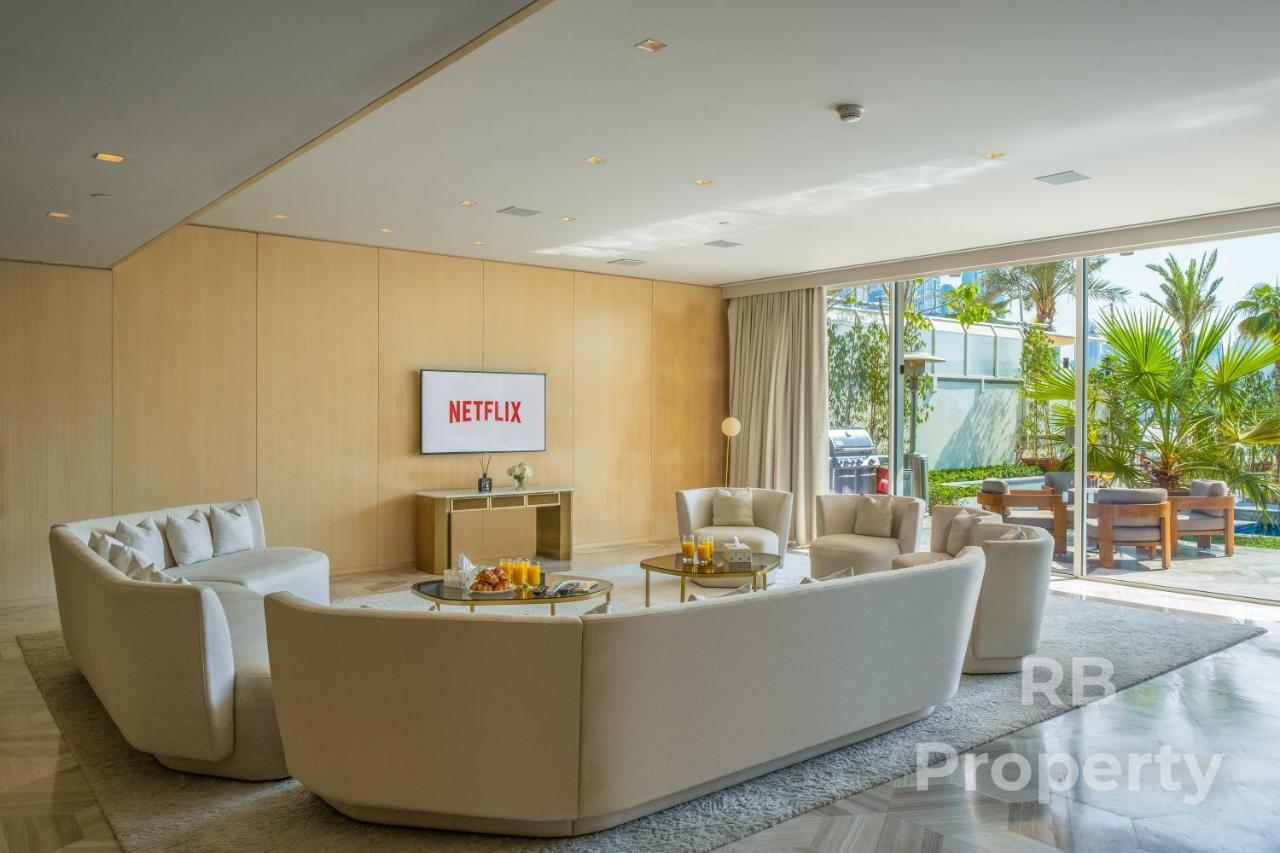Five Palm - Three Floors, Private Pool, Jacuzzi