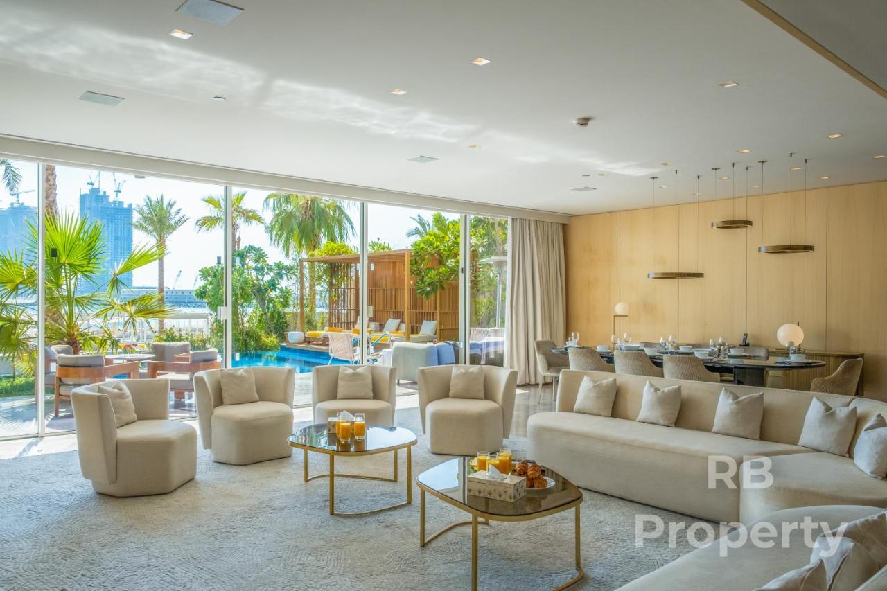 Five Palm - Three Floors, Private Pool, Jacuzzi * Dubai