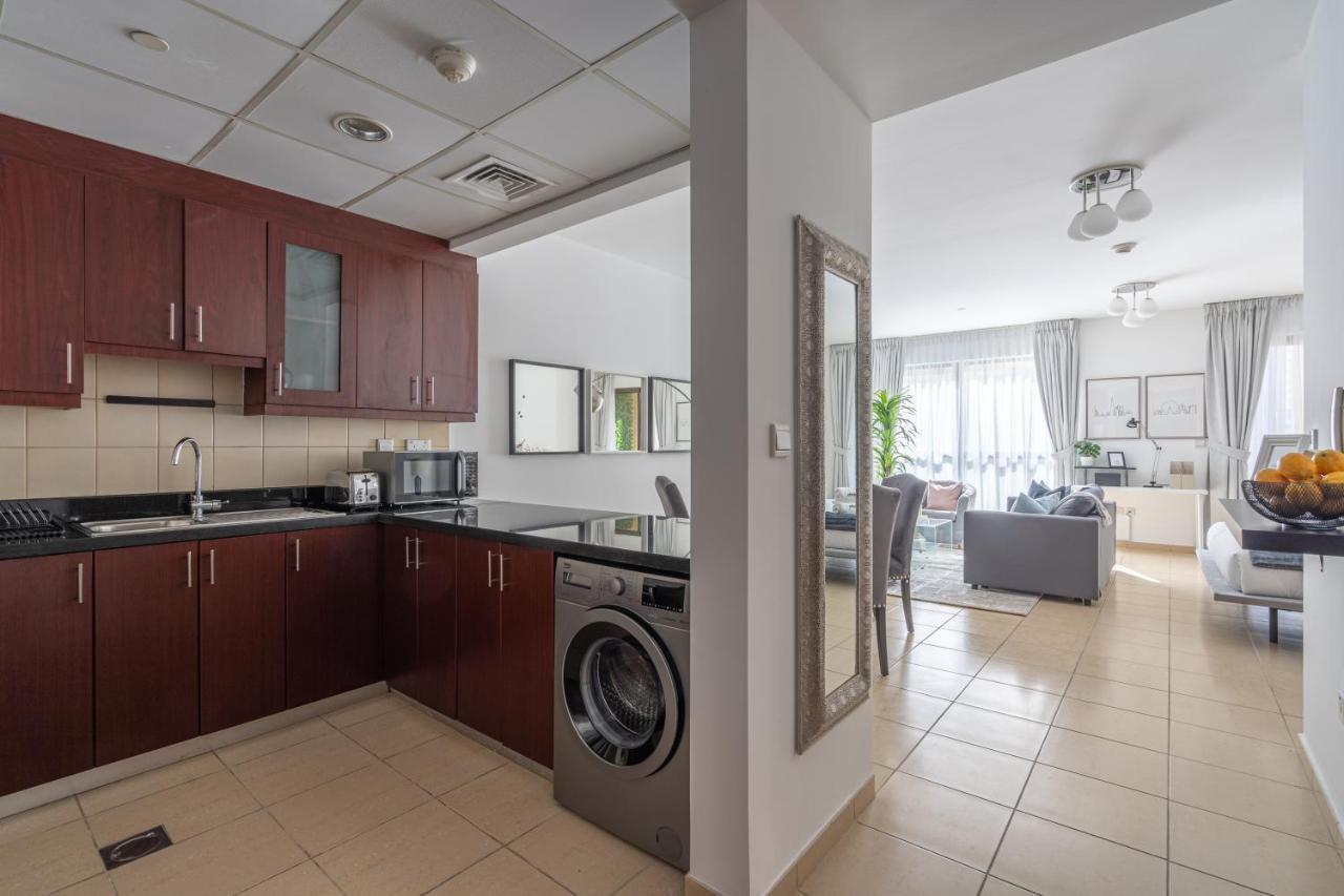 Apartamento Higuests - Charming Studio With Balcony, Minutes To The *