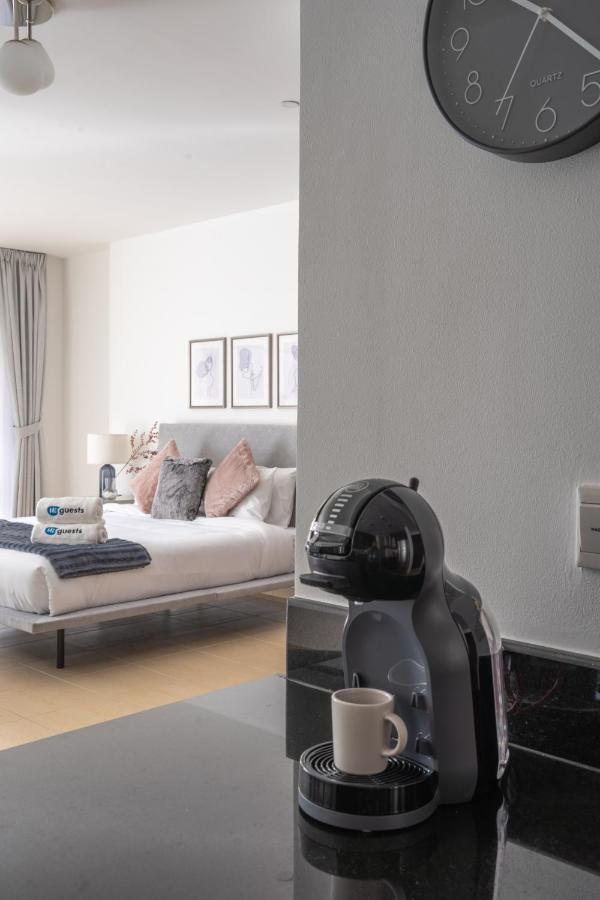 Higuests - Charming Studio With Balcony, Minutes To The Apartamento Dubai