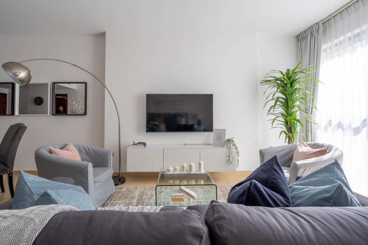 Higuests - Charming Studio With Balcony, Minutes To The Apartamento
