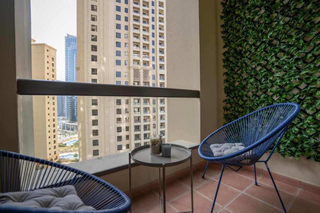 Higuests - Charming Studio With Balcony, Minutes To The Apartamento
