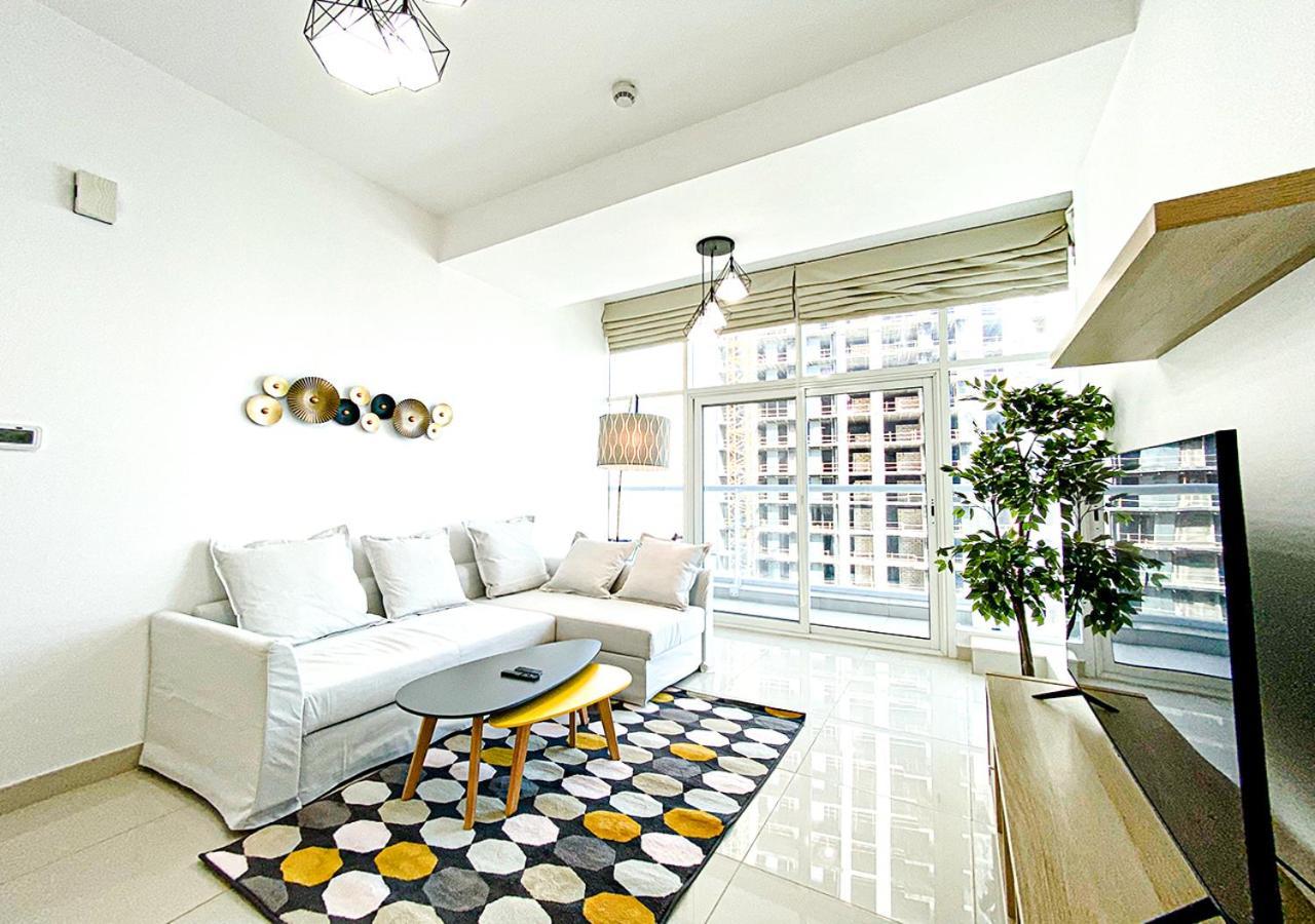 Walk To The Beach Or Enjoy The Amazing View From The Balcony Appartement