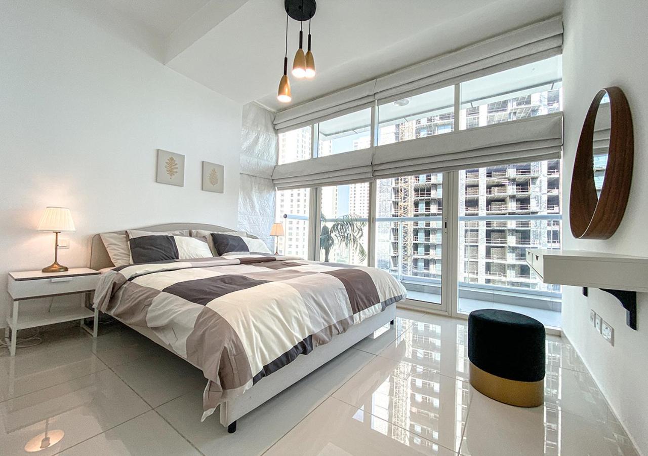 Walk To The Beach Or Enjoy The Amazing View From The Balcony Appartement