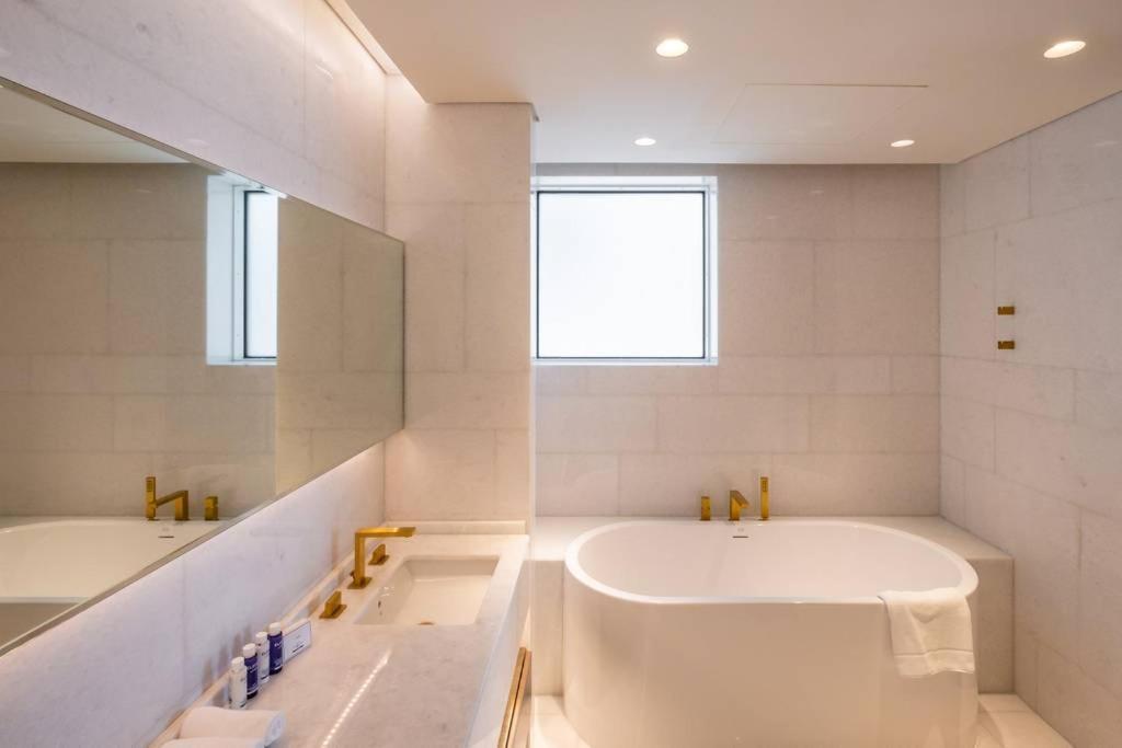 Five Palm - Three Floors, Private Pool, Jacuzzi Dubai