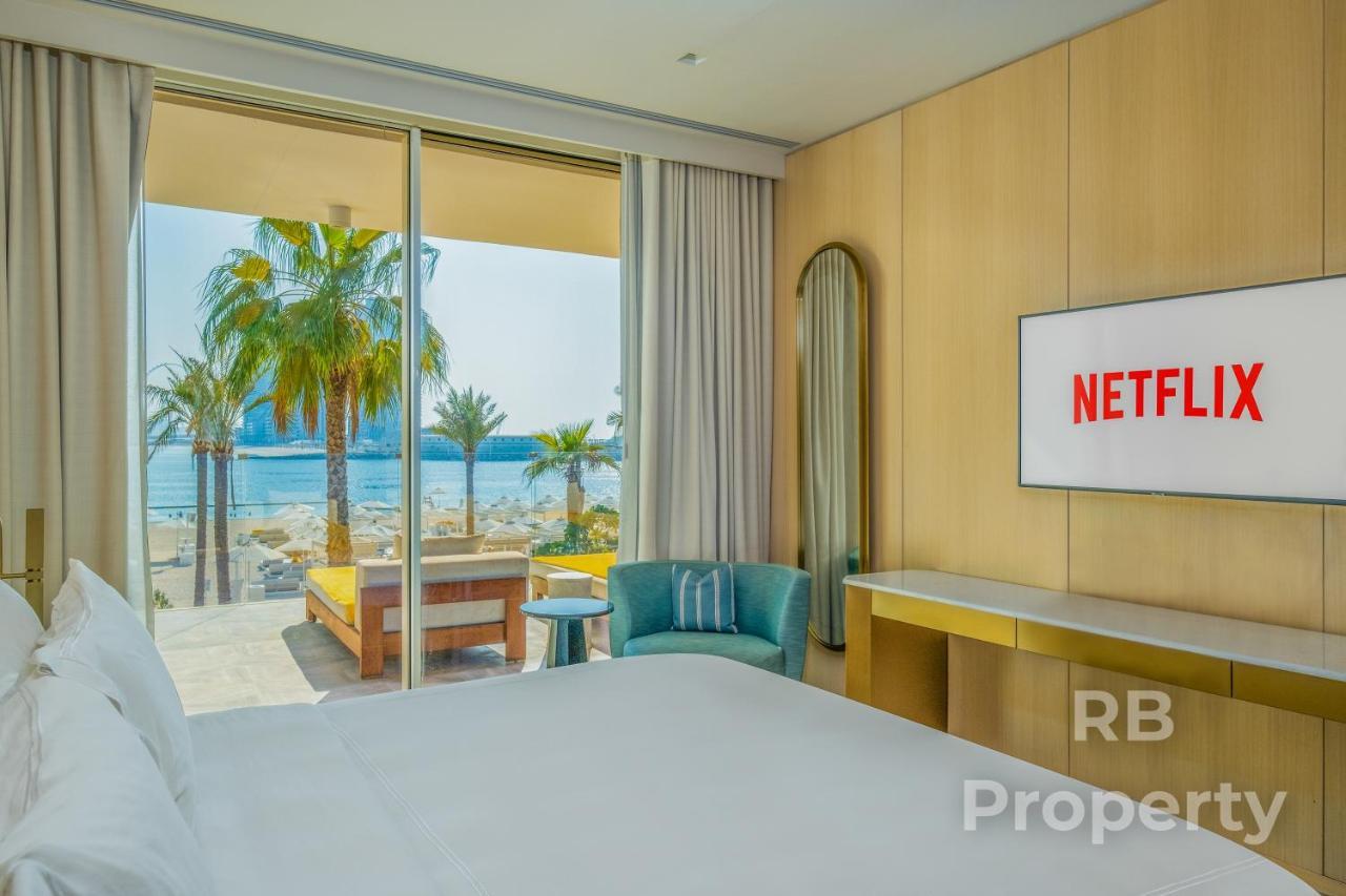 Five Palm - Three Floors, Private Pool, Jacuzzi Villa Dubai
