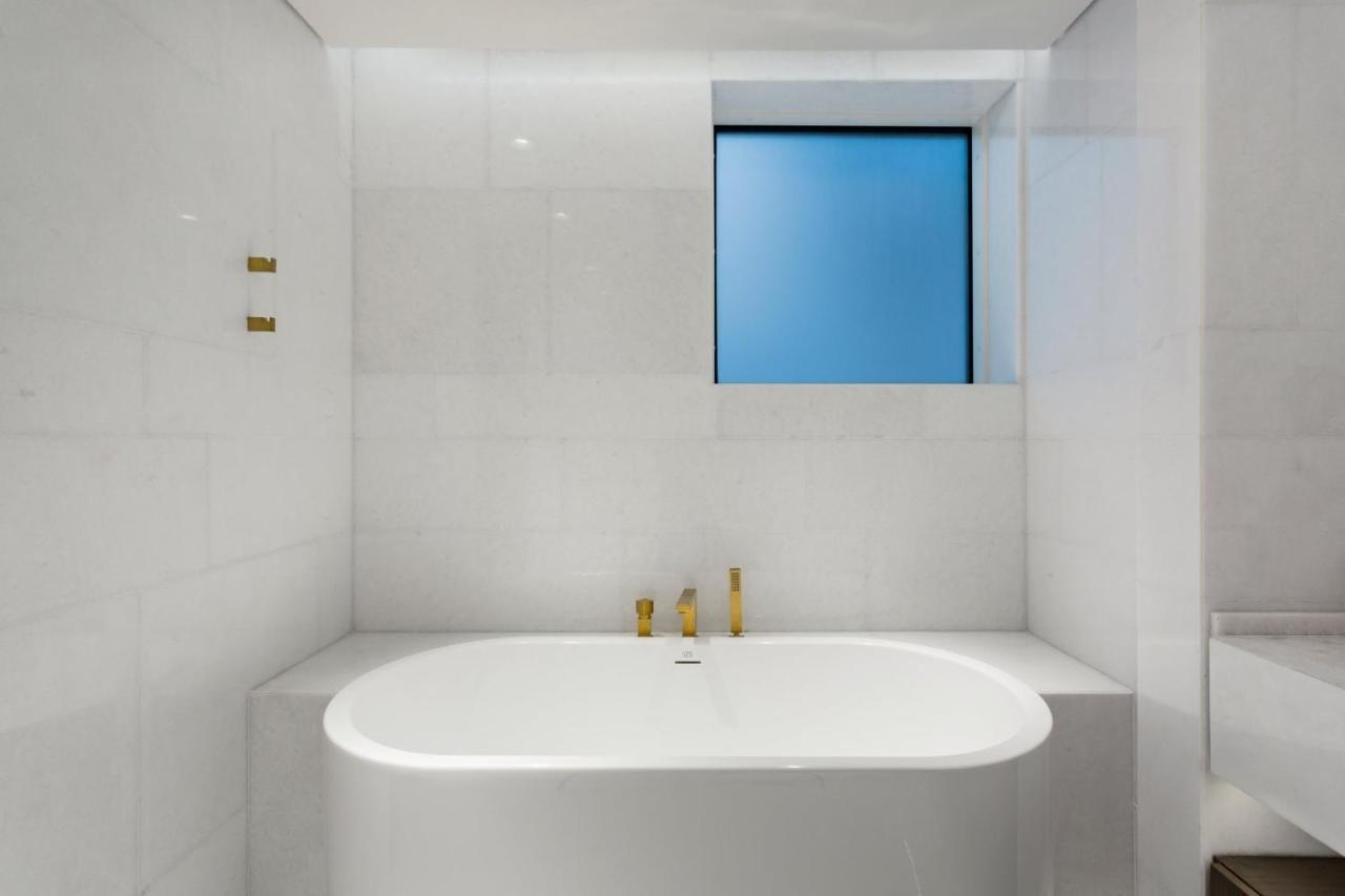 Villa Five Palm - Three Floors, Private Pool, Jacuzzi *