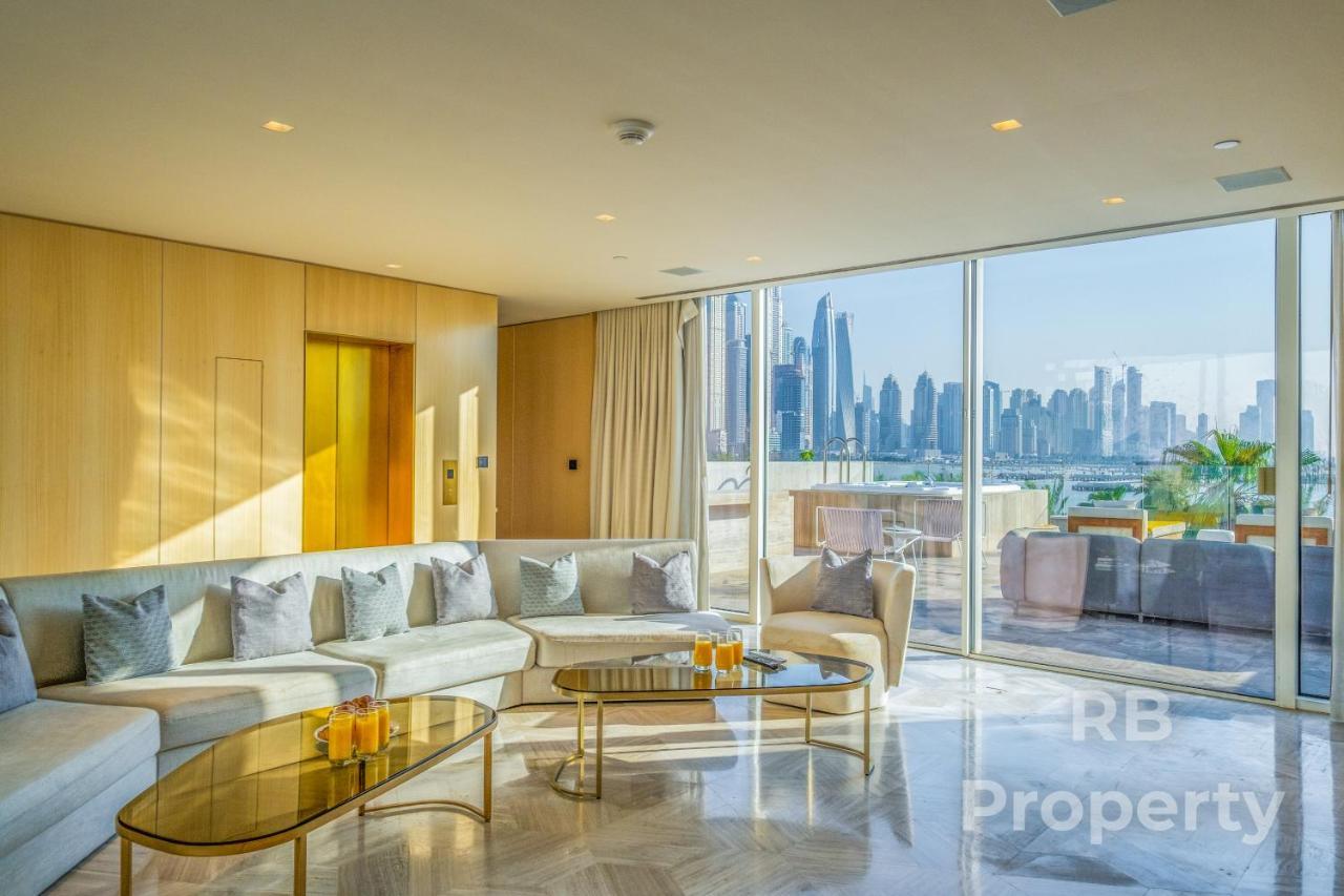 Five Palm - Three Floors, Private Pool, Jacuzzi Dubai
