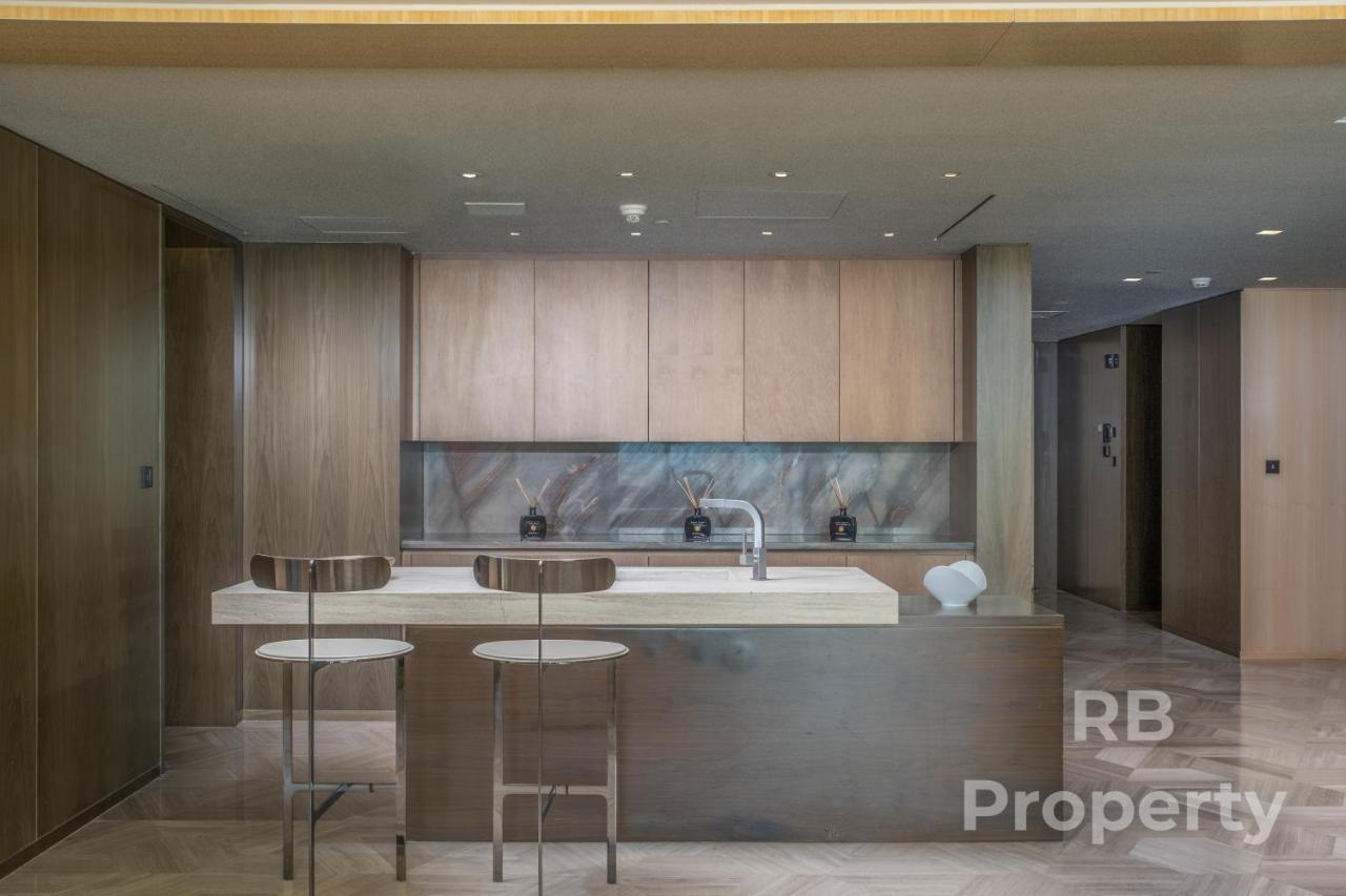 Five Palm - Three Floors, Private Pool, Jacuzzi Dubai