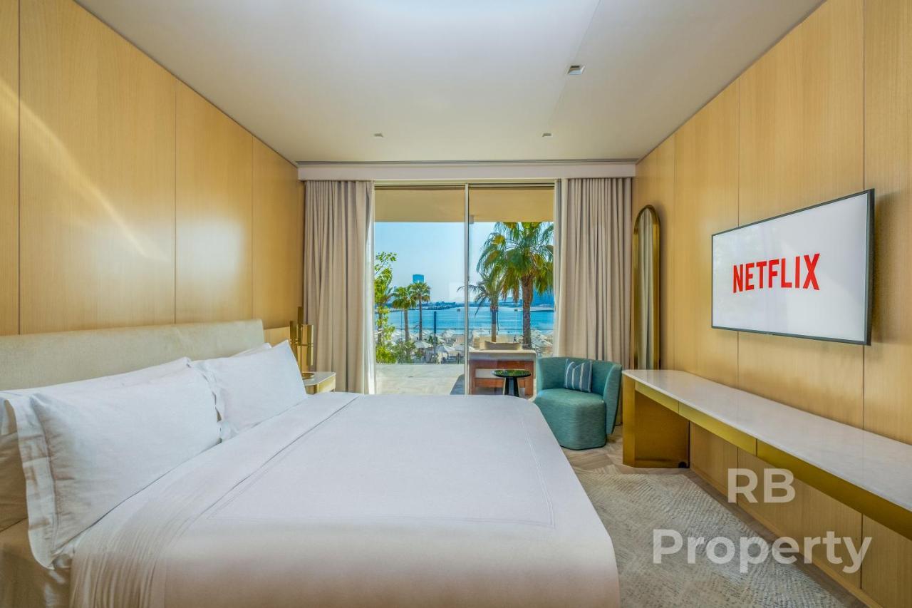 Five Palm - Three Floors, Private Pool, Jacuzzi